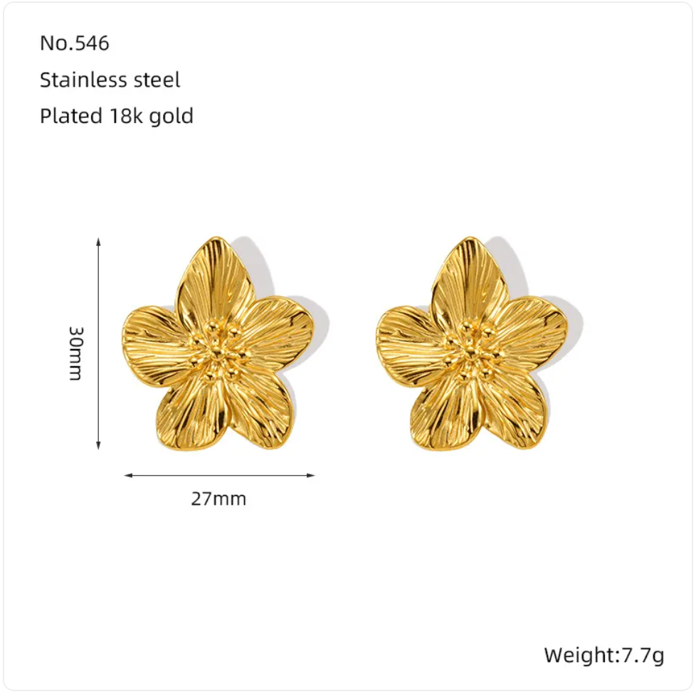 Gold Petal Stud Earrings – Elegant Minimalist Ear Accessory