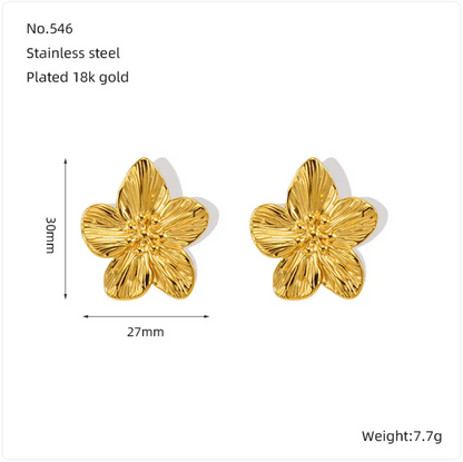 Gold Petal Stud Earrings – Elegant Minimalist Ear Accessory